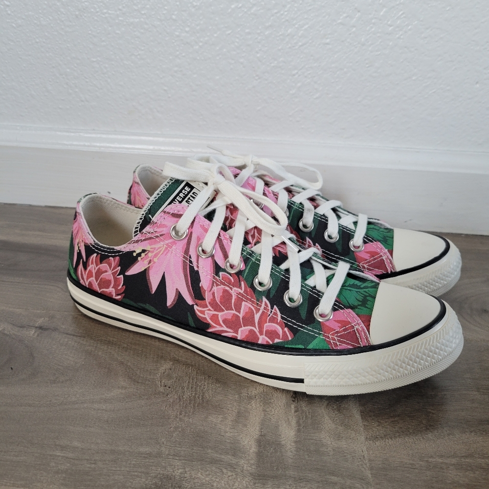 Converse low top floral sneakers women's 9